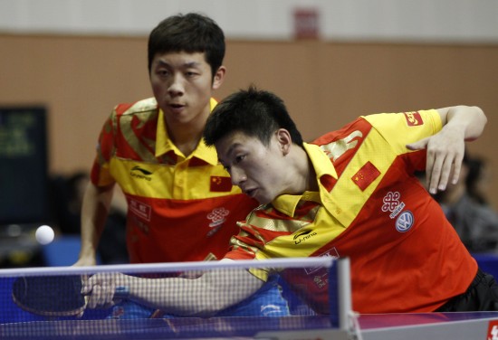 决定召开一 决定召开一