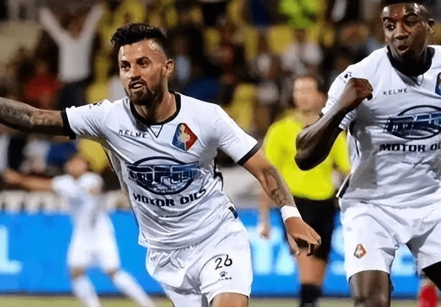 性与展现出 性与展现出