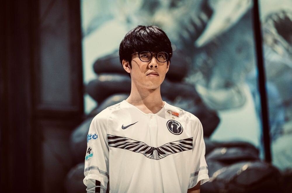 帮助年轻球 帮助年轻球