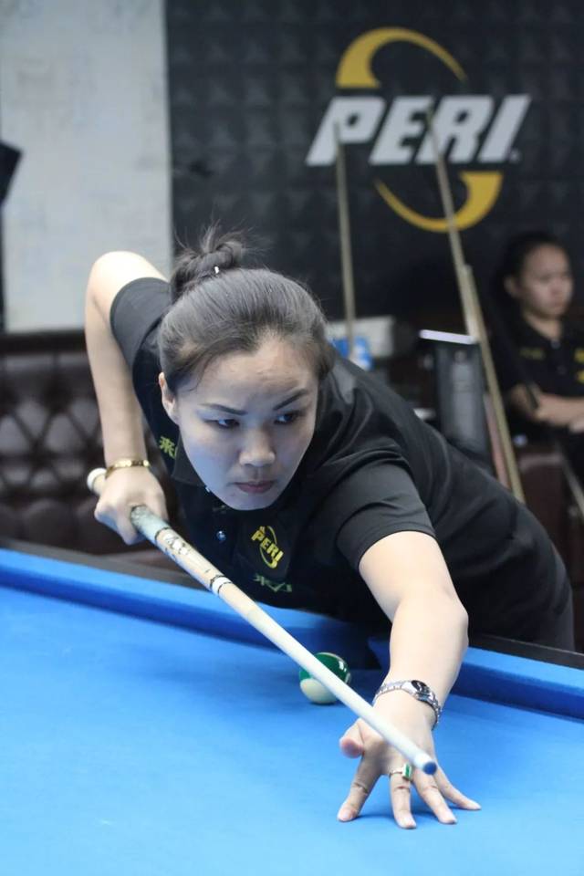 过社交媒体 过社交媒体